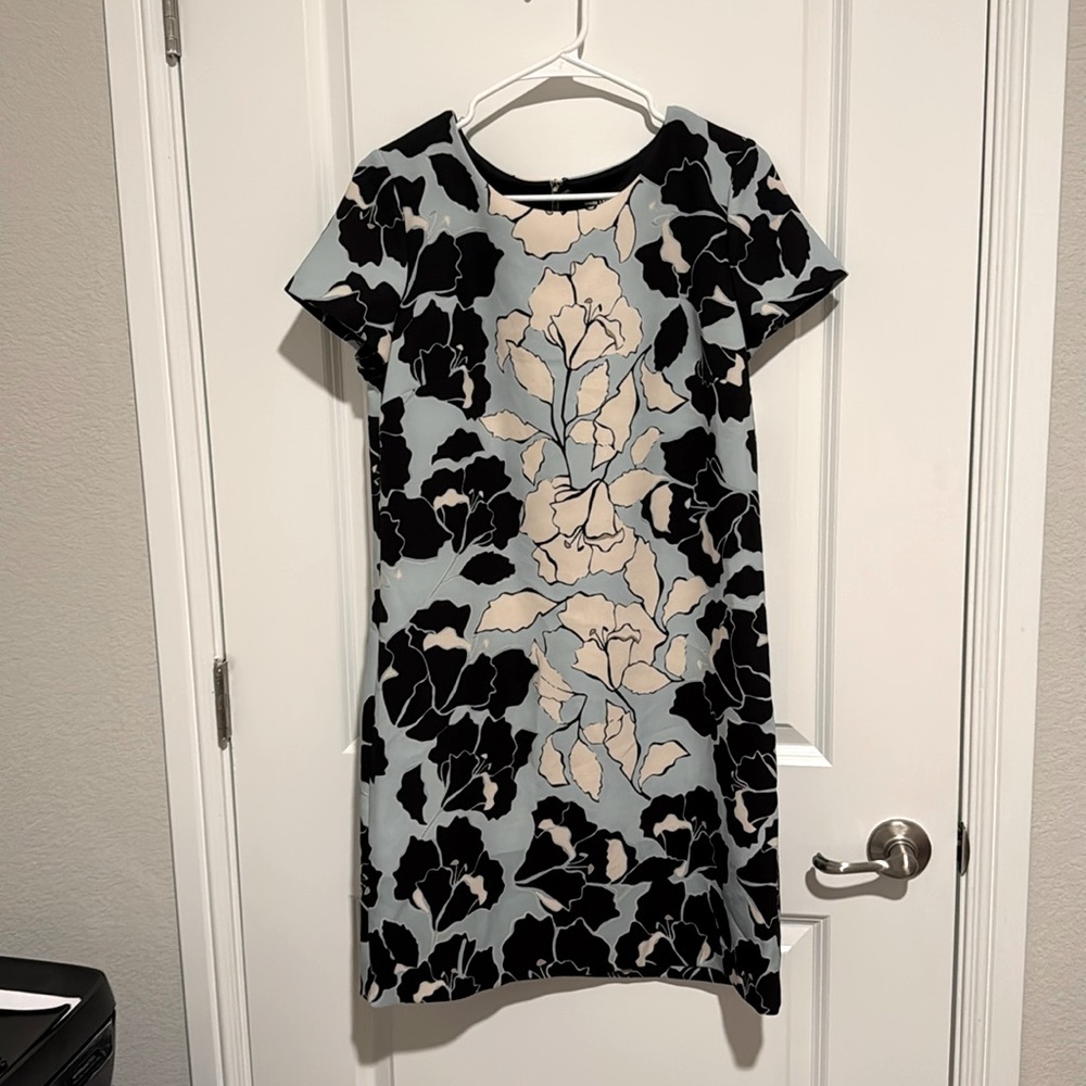 KARL LAGERFELD PARIS Floral Printed Shift Dress L8AB6935 Size 10